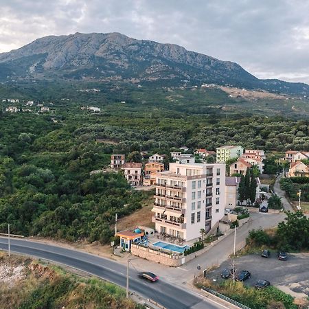 Lux Hotel M Dobra Voda Εξωτερικό φωτογραφία