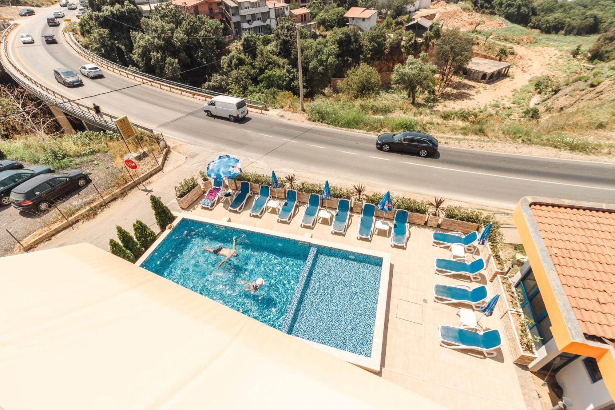 Lux Hotel M Dobra Voda Εξωτερικό φωτογραφία