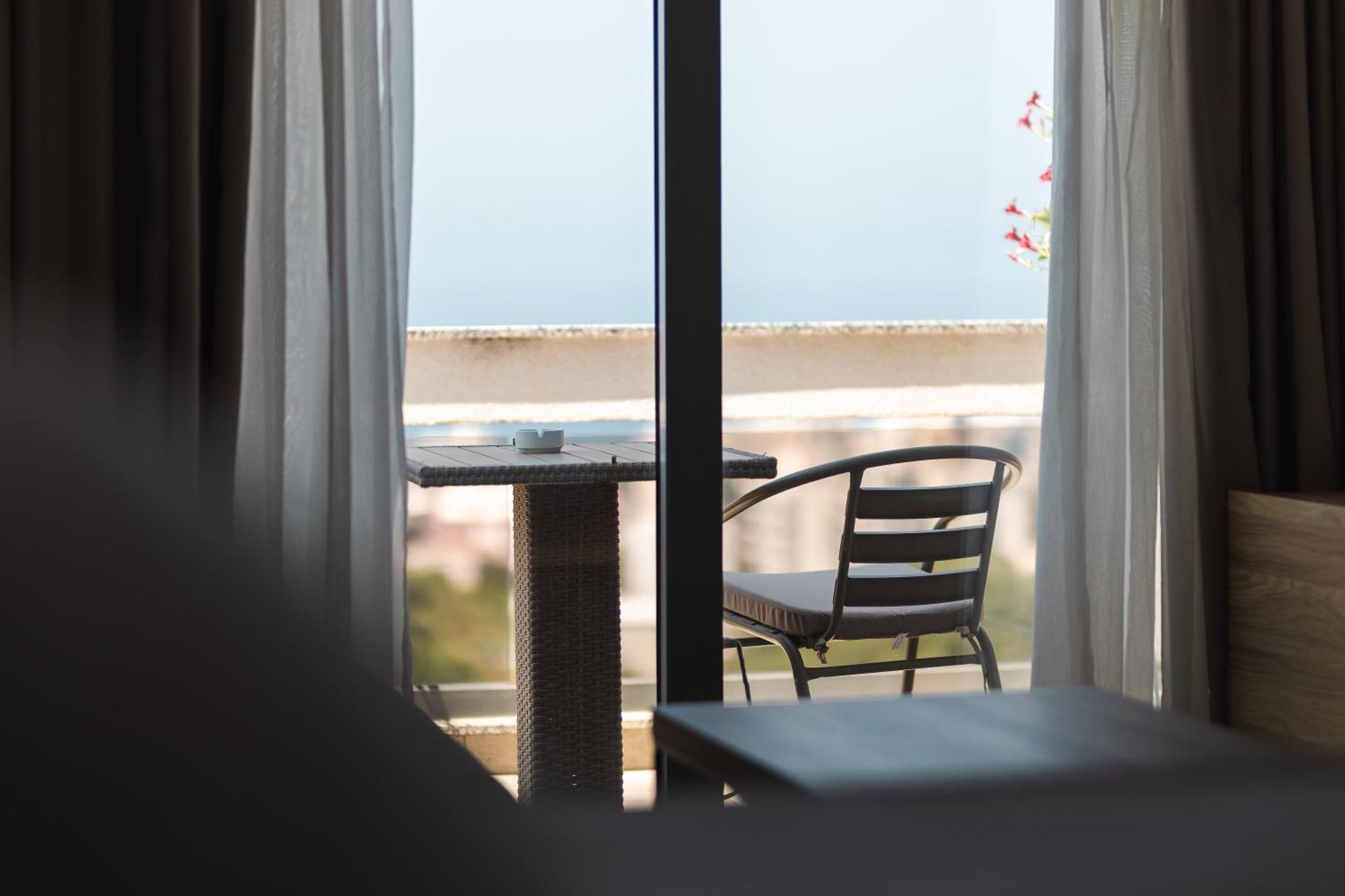 Lux Hotel M Dobra Voda Εξωτερικό φωτογραφία