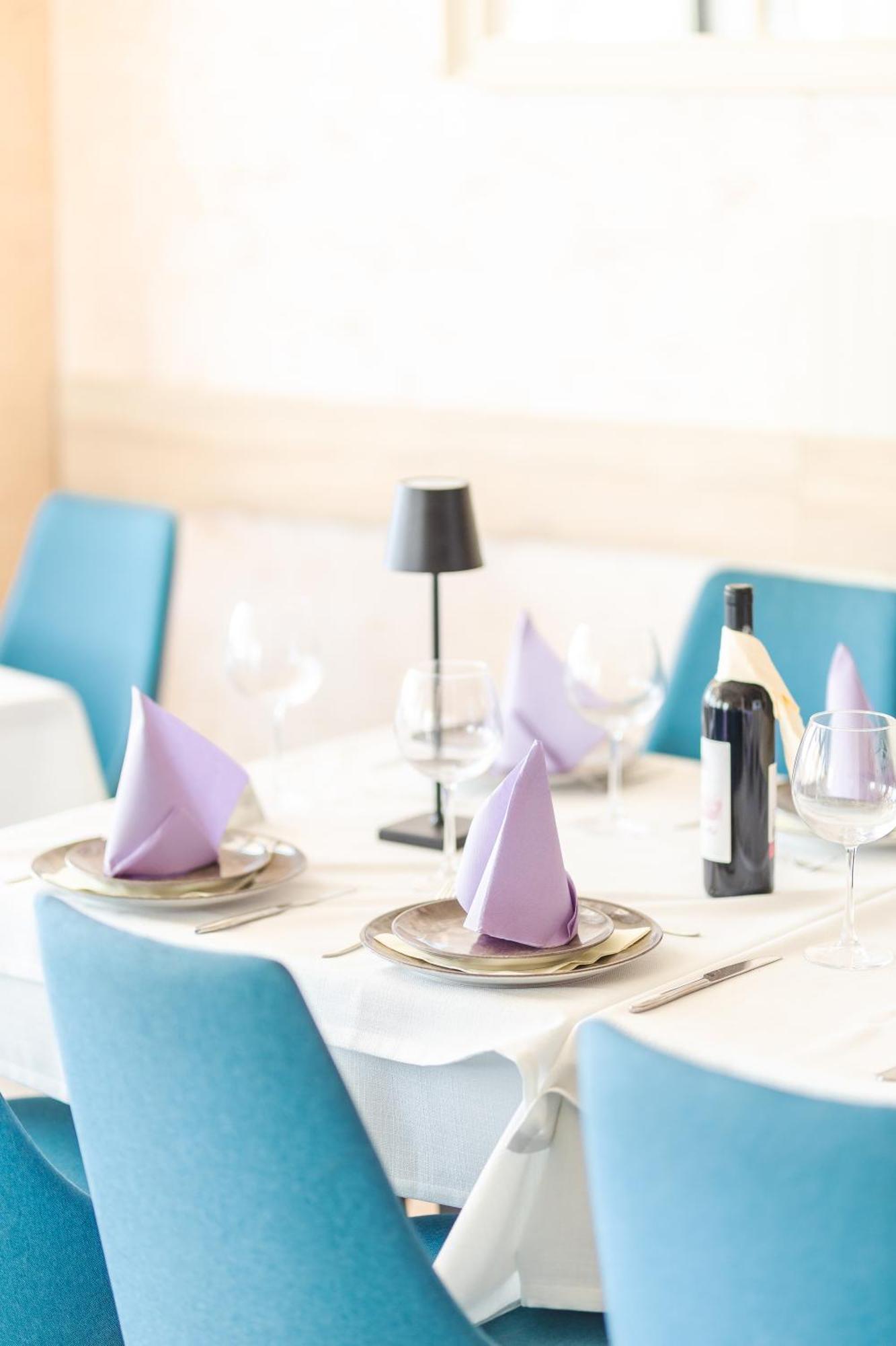 Lux Hotel M Dobra Voda Εξωτερικό φωτογραφία