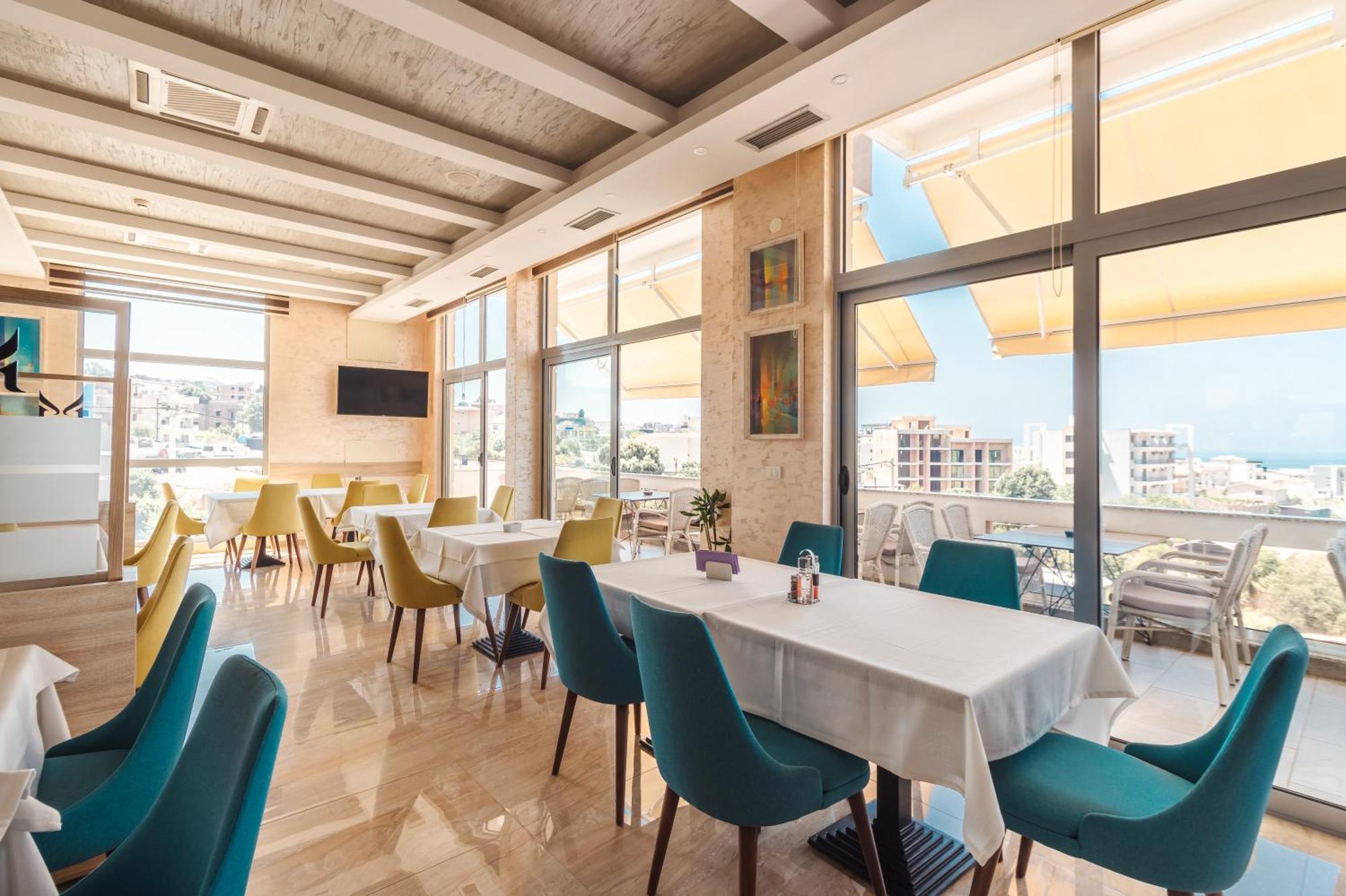Lux Hotel M Dobra Voda Εξωτερικό φωτογραφία