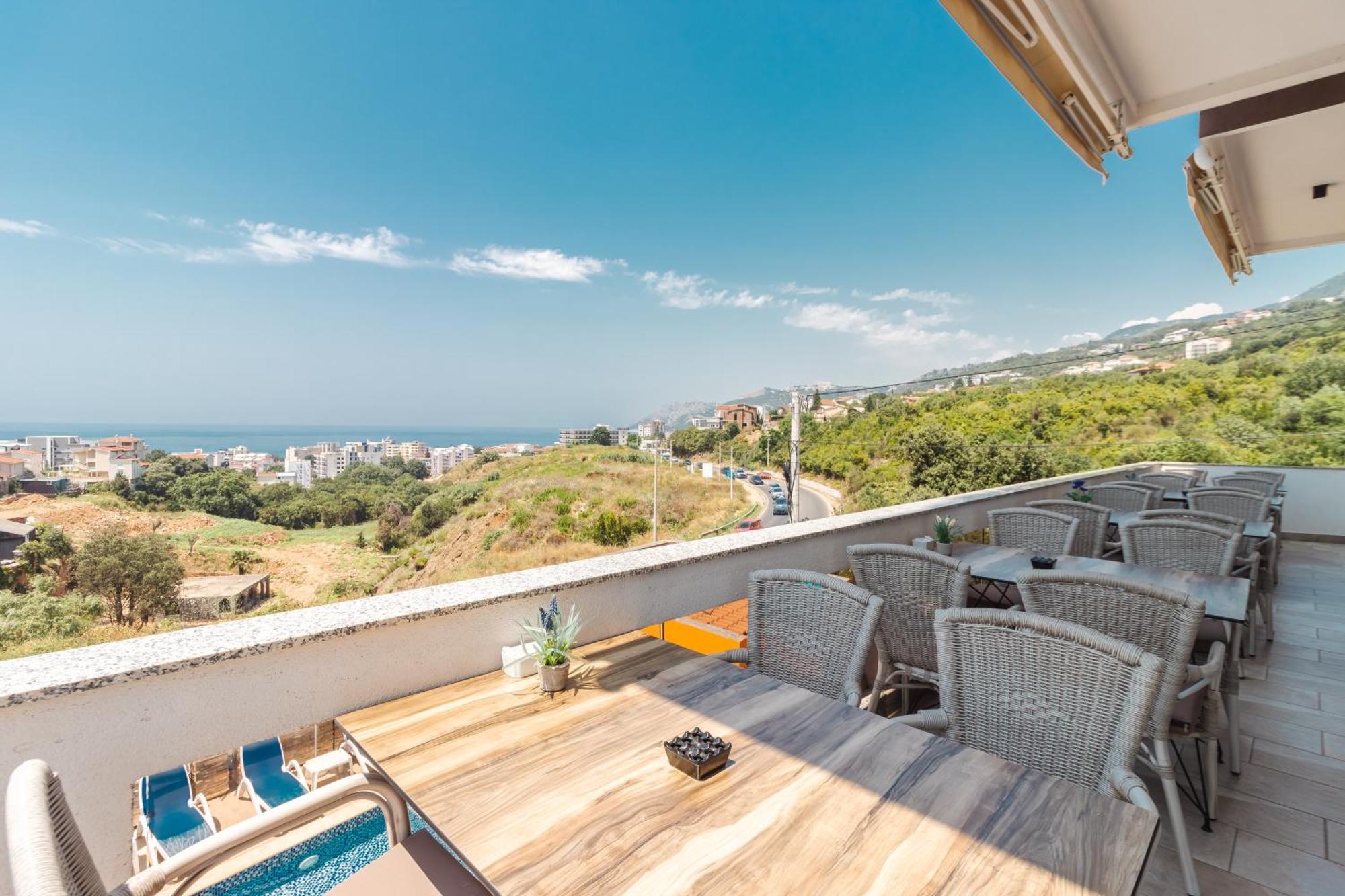 Lux Hotel M Dobra Voda Εξωτερικό φωτογραφία